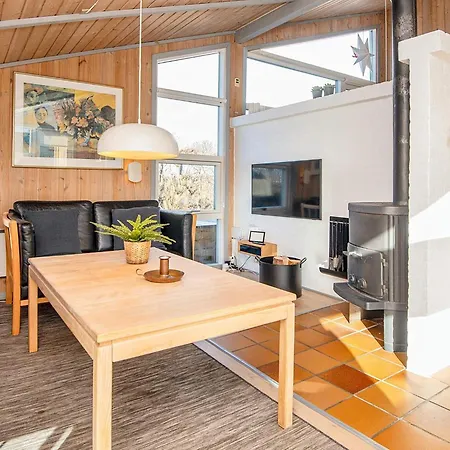 6 Person Holiday In