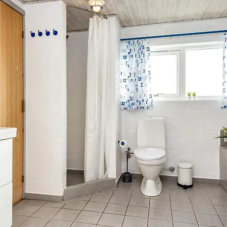 度假居 6 Person Holiday In *