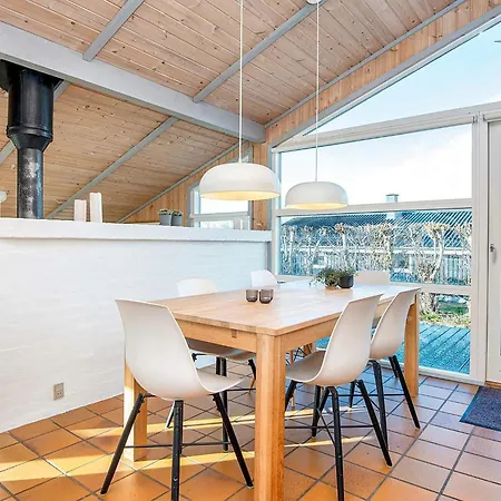 度假居 6 Person Holiday In *